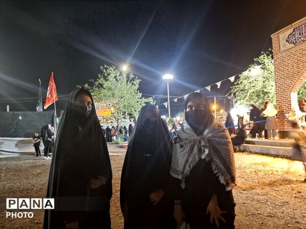 اجرای نمایش شهدای مدرسه میناب در تجمعات شهر آوه