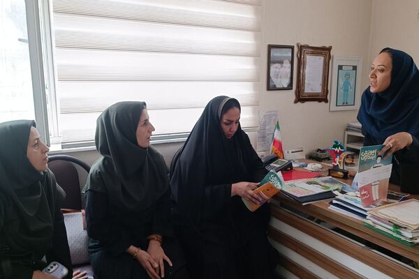 بازدید کارشناس مسئول سلامت و تندرستی آموزش و پرورش شهرستان قدس، از دبستان پروین، در جایگاه یک خانه محیط زیستی