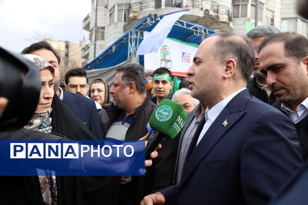 راهپیمایی باشکوه ۲۲ بهمن در قاب تصویر