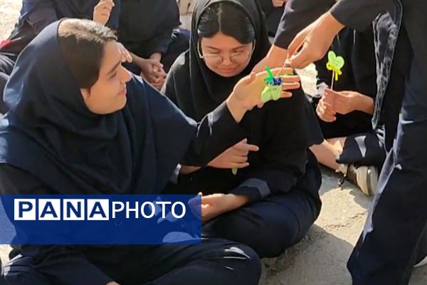 جشن ولادت حضرت زینب (س) و روز پرستار در دبیرستان مهر