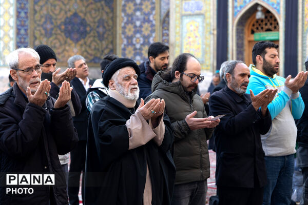اقامه نماز عید فطر در حرم مطهر رضوی-۱
