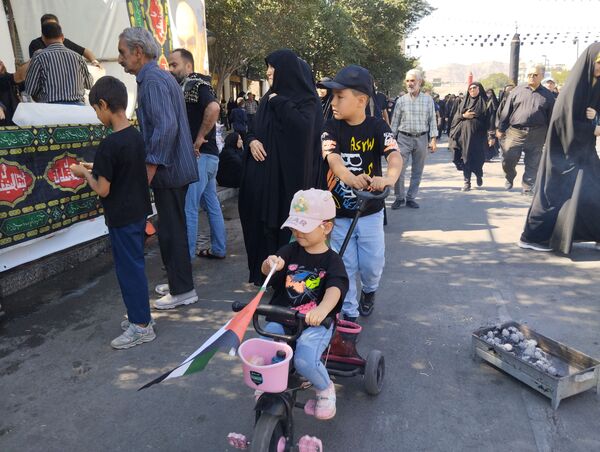 حضور جاماندگان اربعین حسینی در جوار امام مهربانی‌ها