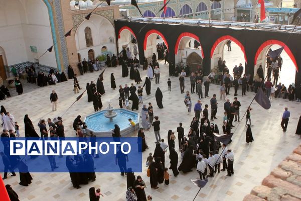 آیین مذهبی تعویض پرچم گنبد حرم مطهر حضرت سلطانعلی ابن امام محمد باقر(ع)