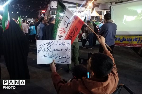 تداوم حضور در خیابان‌ها؛ رمز اتحاد و پیروزی