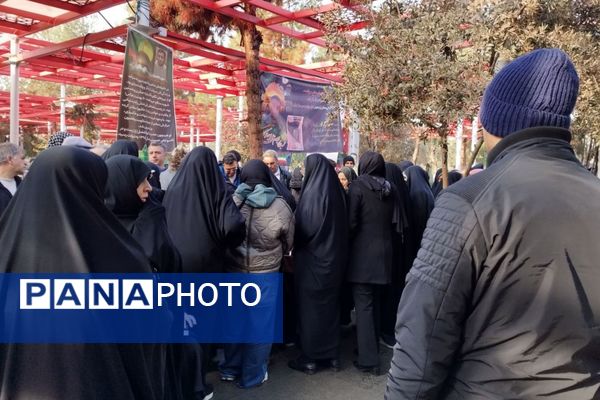 تجدید عهد با شهدا در رباط کریم