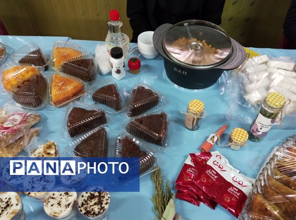 بازارچه هنرهای دستی هنرستان آفرینش منطقه رضویه