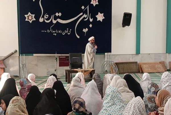 جلسه پرسش و پاسخ معنوی در اعتکاف