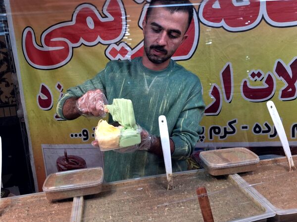 نمایشگاه عرضه مستقیم کالا ،سوغات و هدایا، صنایع دستی در شهرستان کاشمر 