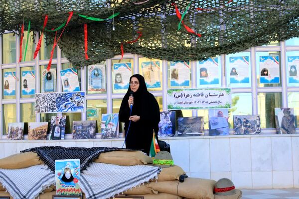 مراسم گرامیداشت هفته دفاع مقدس در هنرستان فاطمه‌الزهرا(س) گچساران