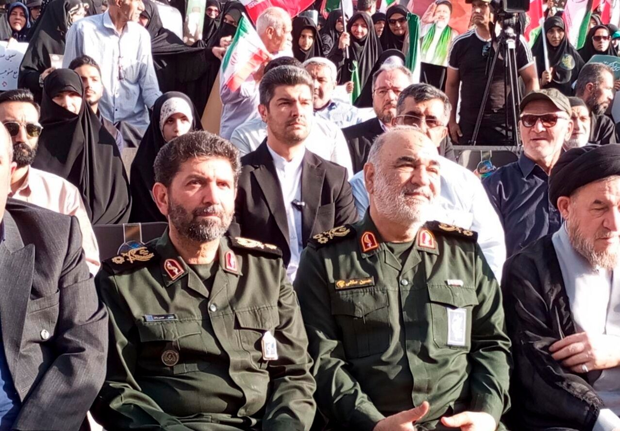 شهید رئیسی معیار یک رئیس‌جمهور کامل و نماد اقتدار ملی بود