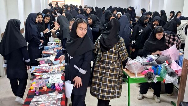 برگزاری باشکوه بازارچه کسب‌وکار در دبیرستان قلم‌چی خرم‌آباد