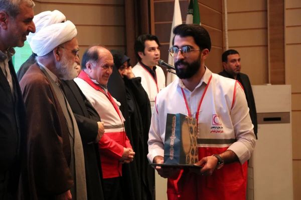 تجلیل از خیرین، پیشکسوتان و داوطلبان فعال جمعیت هلال احمر شهرستان جاجرم 