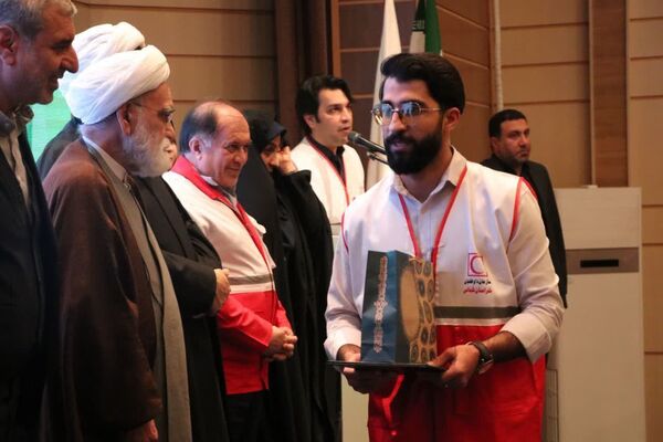 تجلیل از خیرین، پیشکسوتان و داوطلبان فعال جمعیت هلال احمر شهرستان جاجرم 