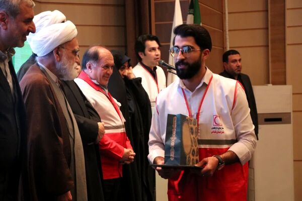 تجلیل از خیرین، پیشکسوتان و داوطلبان فعال جمعیت هلال احمر شهرستان جاجرم 