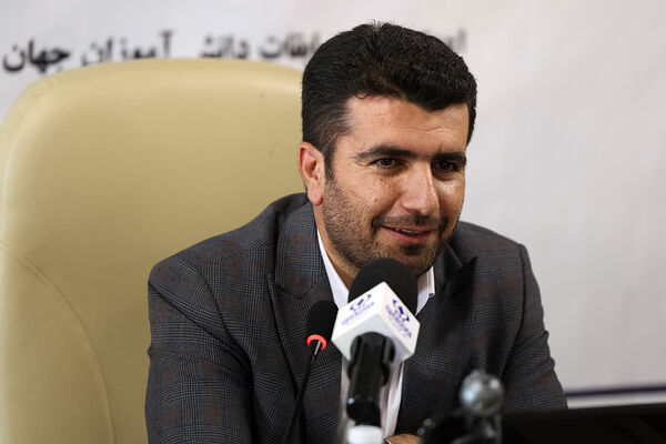 نشست صمیمی معاون تربیت بدنی و سلامت با ورزشکاران و کادر فنی تیم ملی والیبال دانش‌آموزی