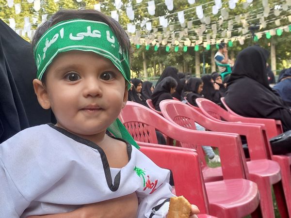  مراسم شیرخوارگان حسینی در باغ فردوس استان اصفهان