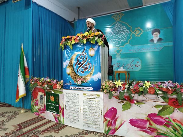 تجلیل از حافظ کل قرآن، مدد جوی روشن دل در نماز جمعه