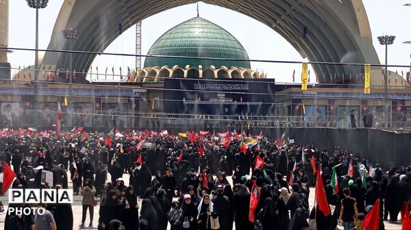 میعادگاه وداع تهران در سوگ خورشید 