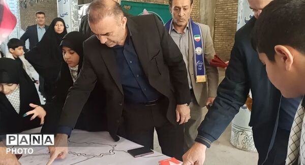 حماسه سرخ دانش‌آموزان بختیاری؛ پیمان دوباره در مصلی شهرکرد 