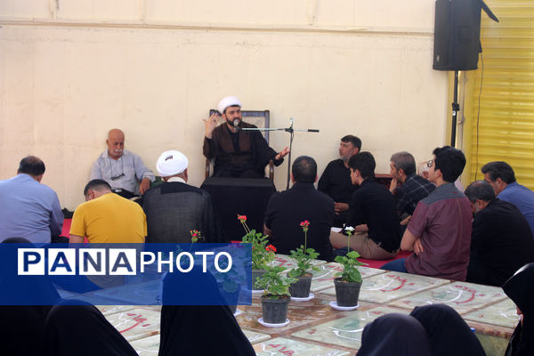 زمزمه عاشقانه دعای عرفه در یادمان 14 شهید گمنام کوه خضر نبی(ع)