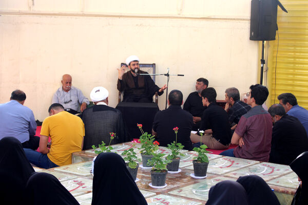 زمزمه عاشقانه دعای عرفه در یادمان 14 شهید گمنام کوه خضر نبی(ع)