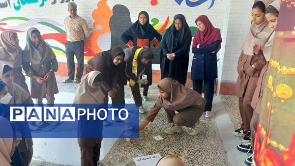 برگزاری روز آزمایشگاه در دبیرستان زینبیه فین