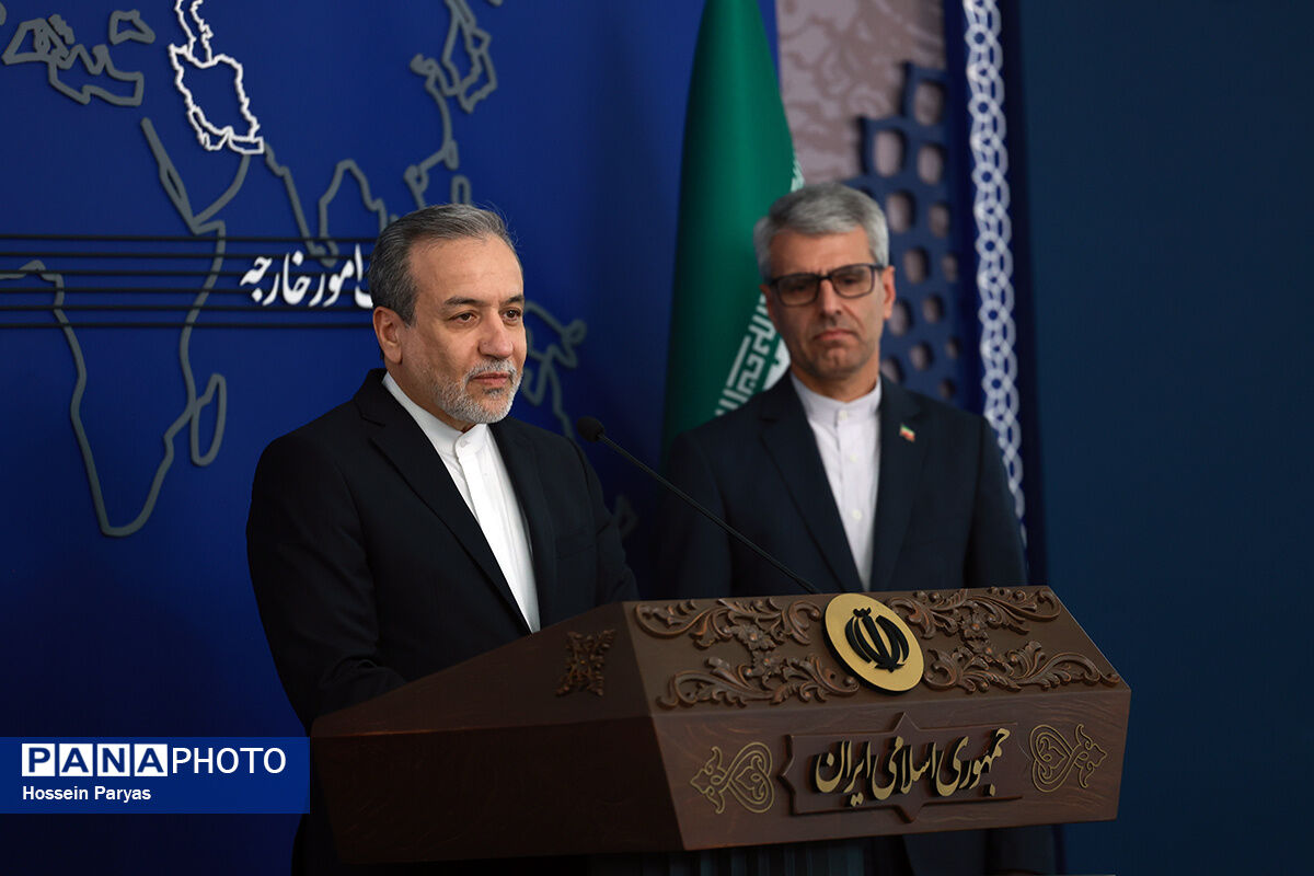 هیات ایران به ریاست وزیر امور خارجه عازم مسقط شد