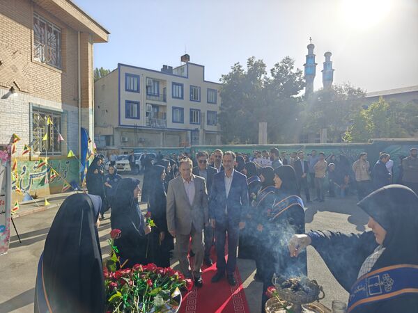 زنگ آغاز سال تحصیلی در مدارس کرمانشاه