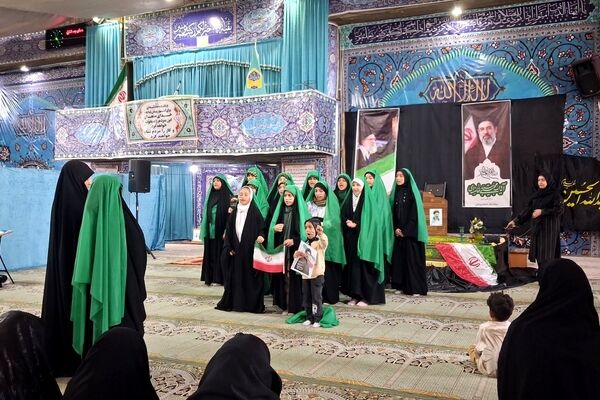 محفل نورانی دعای توسل و نماز استغاثه در آستانه چهلمین شهادت امام شهید 