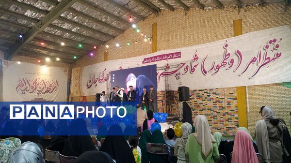 کیک ۱۴ متری در اجتماع مردمی به مناسبت تولد امام عصر در غرب مشهد