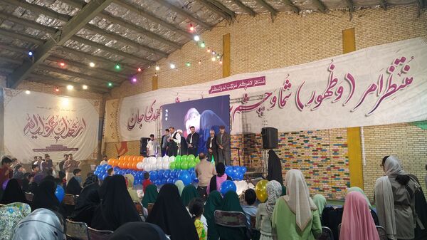 کیک ۱۴ متری در اجتماع مردمی به مناسبت تولد امام عصر در غرب مشهد