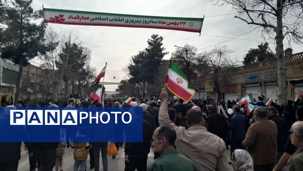 حضور افشار مختلف مردم نیشابور در راهپیمایی ۲۲ بهمن 