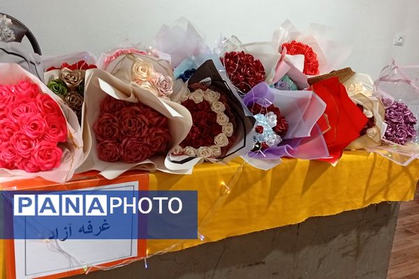 بازارچه خلاقیت؛ جشن خوداتکایی دختران خدیجه‌الکبری در قالب دست‌سازه‌ها و طعم‌ها