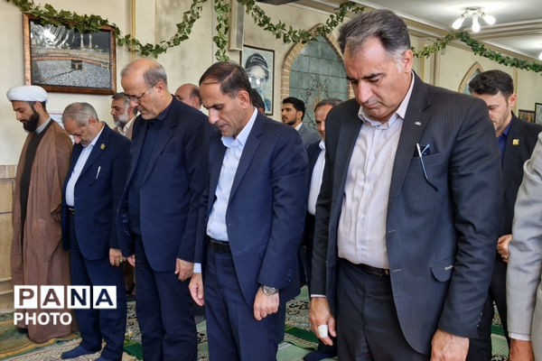 وزیر آموزش و پرورش میهمان دانش‌آموزان مدرسه شاهد دالکی