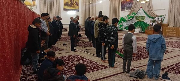 نماز جماعت در شب میلاد حضرت زهرا س در خلیل آباد