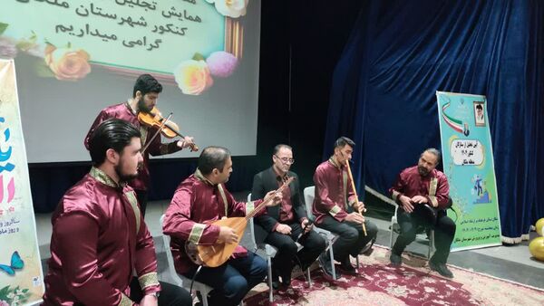 ملکان صحنه افتخارآفرینی برترین‌های کنکور ۱۴۰۴