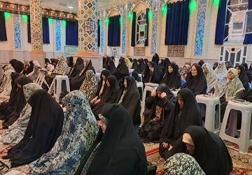 مساجد همه غرق در شادی و شعف از میلاد پیامبر اکرم(ص) 