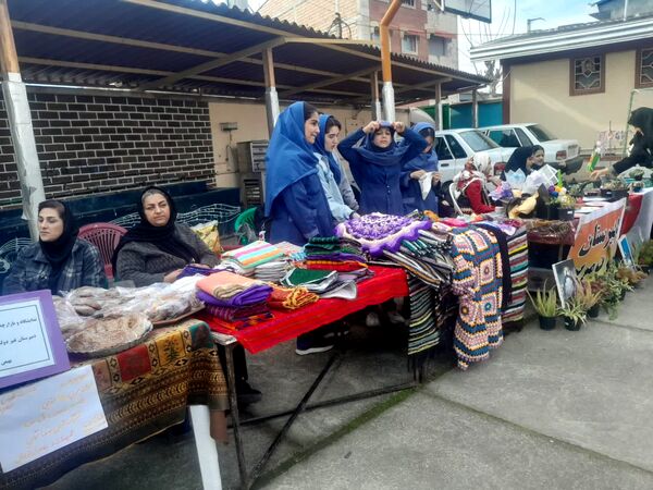 برپایی بازارچه کار و دانش‌آموزی در مدرسه شاهد شهرستان کردکوی