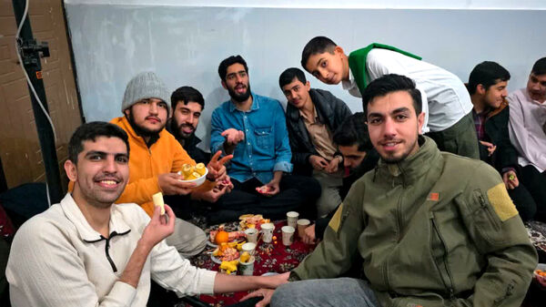 جشن خانوادگی یلدا در مسجد المنتظر