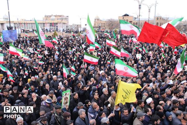 مراسم باشکوه بیعت مردم همدان با رهبر جدید انقلاب اسلامی 