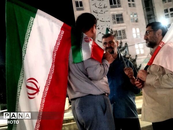 موکب شهدای بسیج فلکه آزادی؛ کانون اجتماعات شبانه و همدلی مردم نیشابور در شب صد و هشتاد و یکم