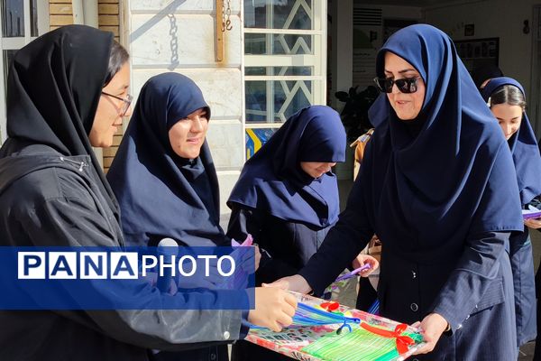 جشن ولادت حضرت زینب (س) و روز پرستار در دبیرستان مهر