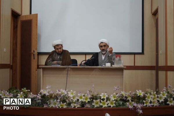 دومین نشست فعالان رسانه ای استان قم با موضوع تشییع رهبر شهید 