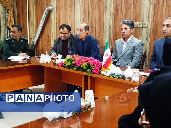 جلسه برنامه‌ریزی برگزاری راهپیمایی یوم‌الله ۲۲ بهمن با حضور مدیران مدارس شهرستان فاروج