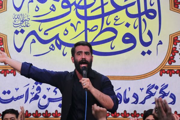 مولودی خوانی سالروز میلاد حضرت معصومه(س) با حضور جوانان و نوجوانان در قم