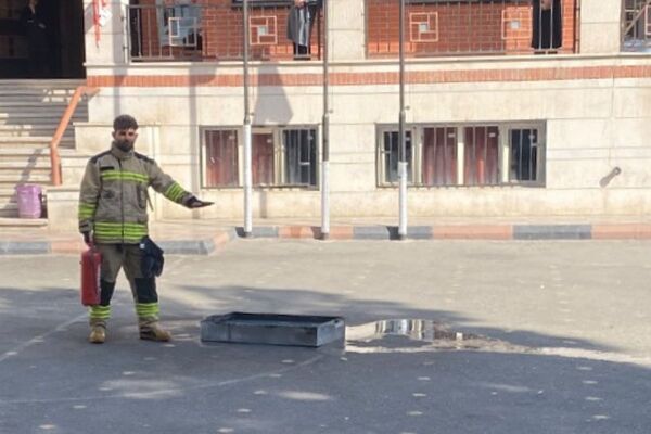 حضور قهرمانان بی‌ادعا در مدرسه حاج مهدی رسولی در هفته پدافند غیر عامل
