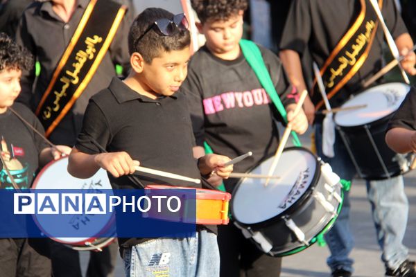 حضور نسل سوم حسینی در تاسوعا