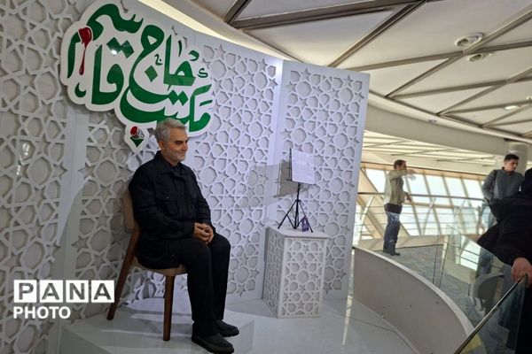 بازدید پرشور دختران دبیرستان قیام و بعثت‌۲ از بلندترین نماد پایتخت