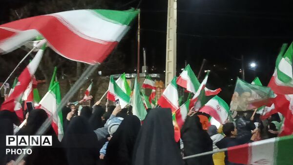 حضور پرشور مردم در بلوار حسینیه شهدای شهر بار