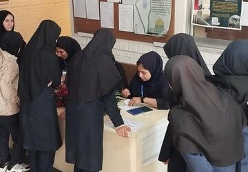  انتخابات شورای دانش آموزی در هنرستان کاردانش حافظ 